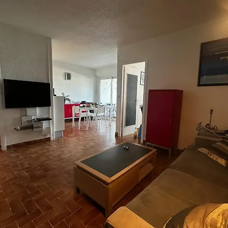 La Marina De La Petite Caroline Vue Port 2 *