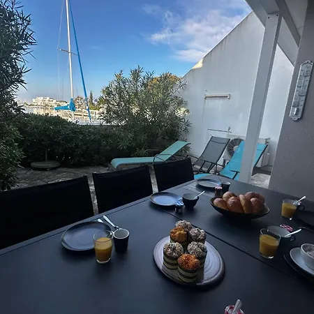 La Marina De La Petite Caroline Vue Port 2 לה-גרו-דו-רואה