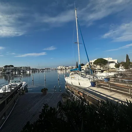 La Marina De La Petite Caroline Vue Port 2 * לה-גרו-דו-רואה